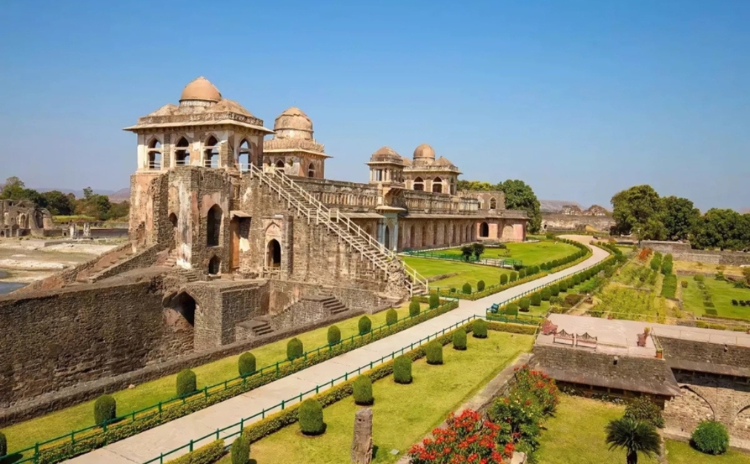 Indore to Mandu
